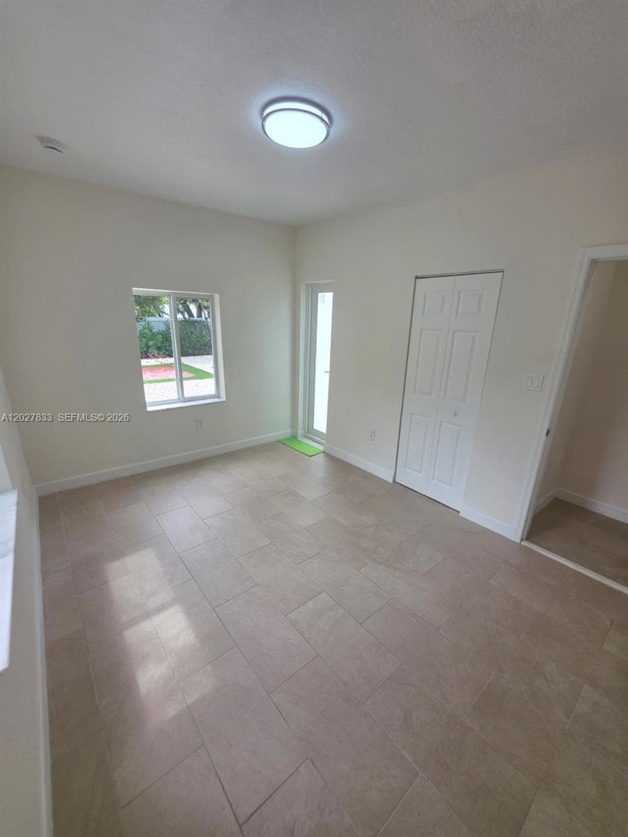 1139 NW 37th St, Miami FL 33127 — 6