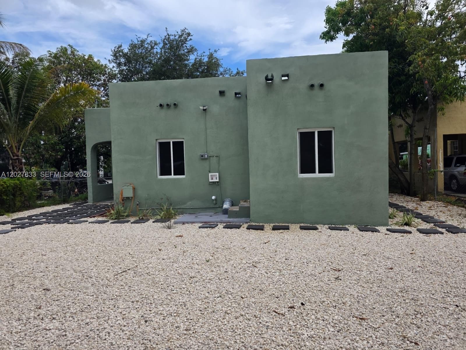 1139 NW 37th St, Miami FL 33127 — 17