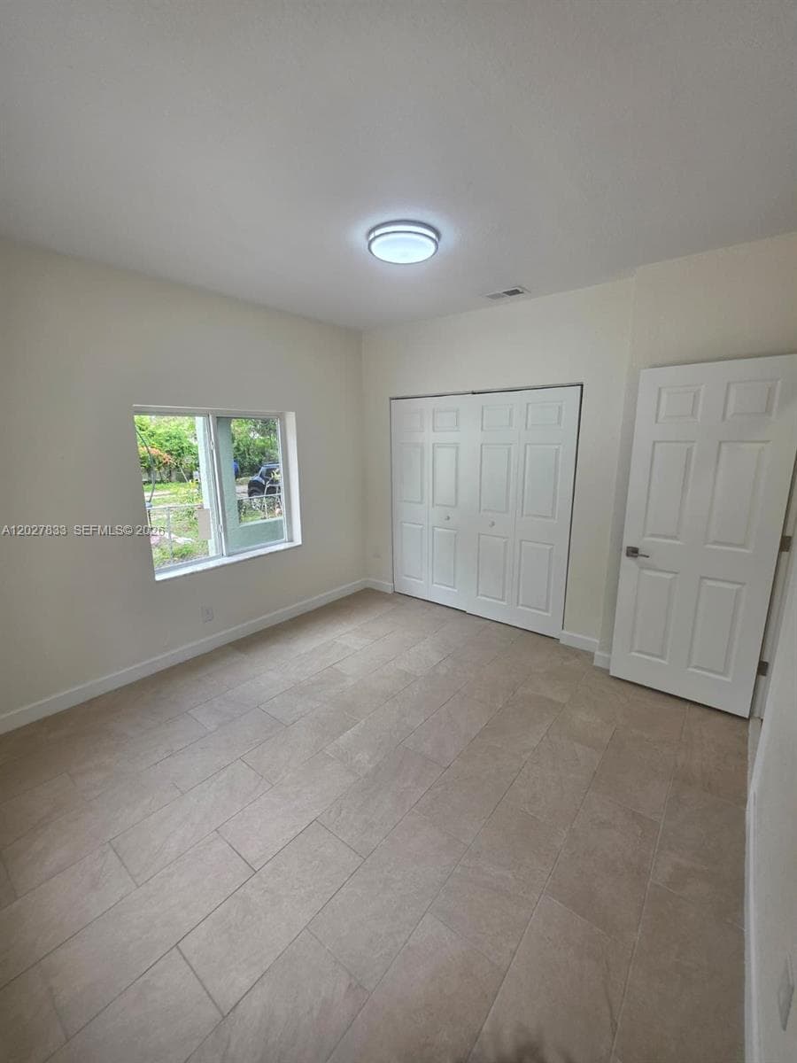 1139 NW 37th St, Miami FL 33127 — 11