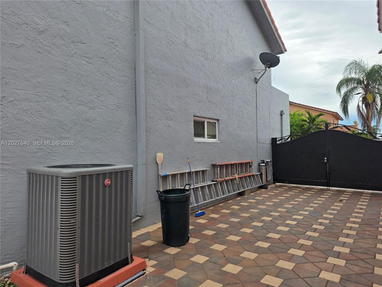 9837 NW 123rd Ter, Hialeah Gardens FL 33018 — 14