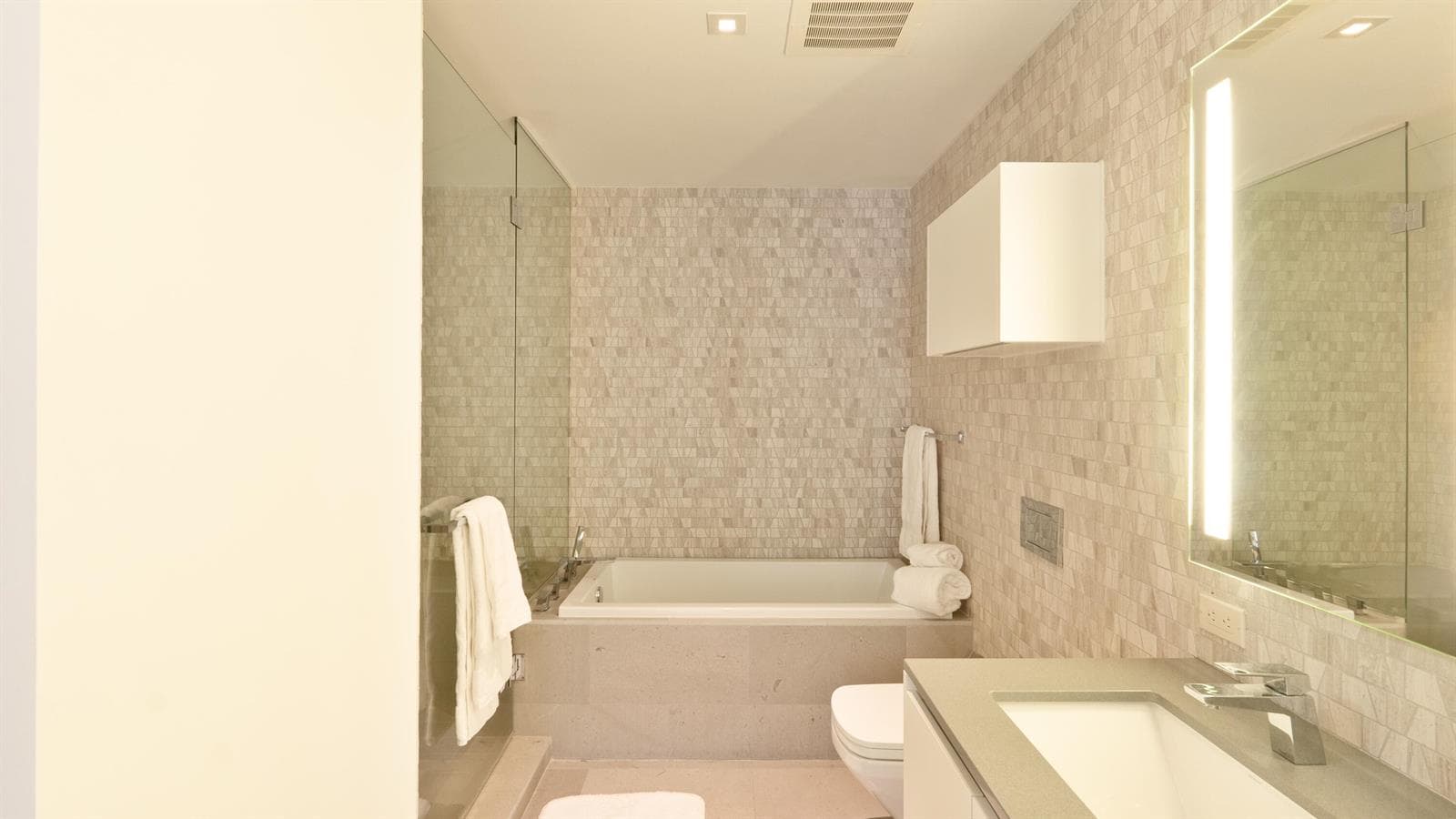 88 SW 7th Street # 1006, Miami FL 33130 — 19
