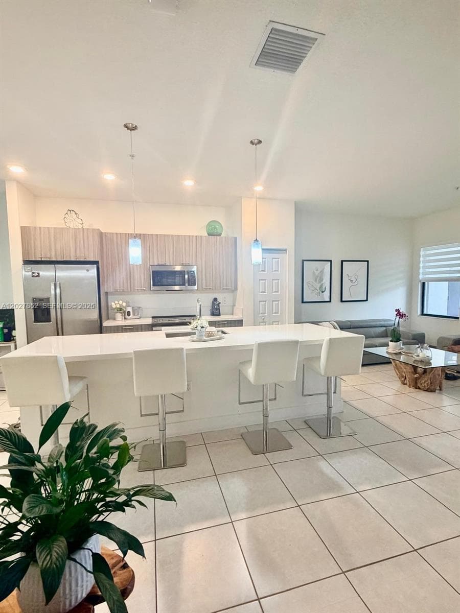 8005 NW 104th Ave # 3, Doral FL 33178 — 9