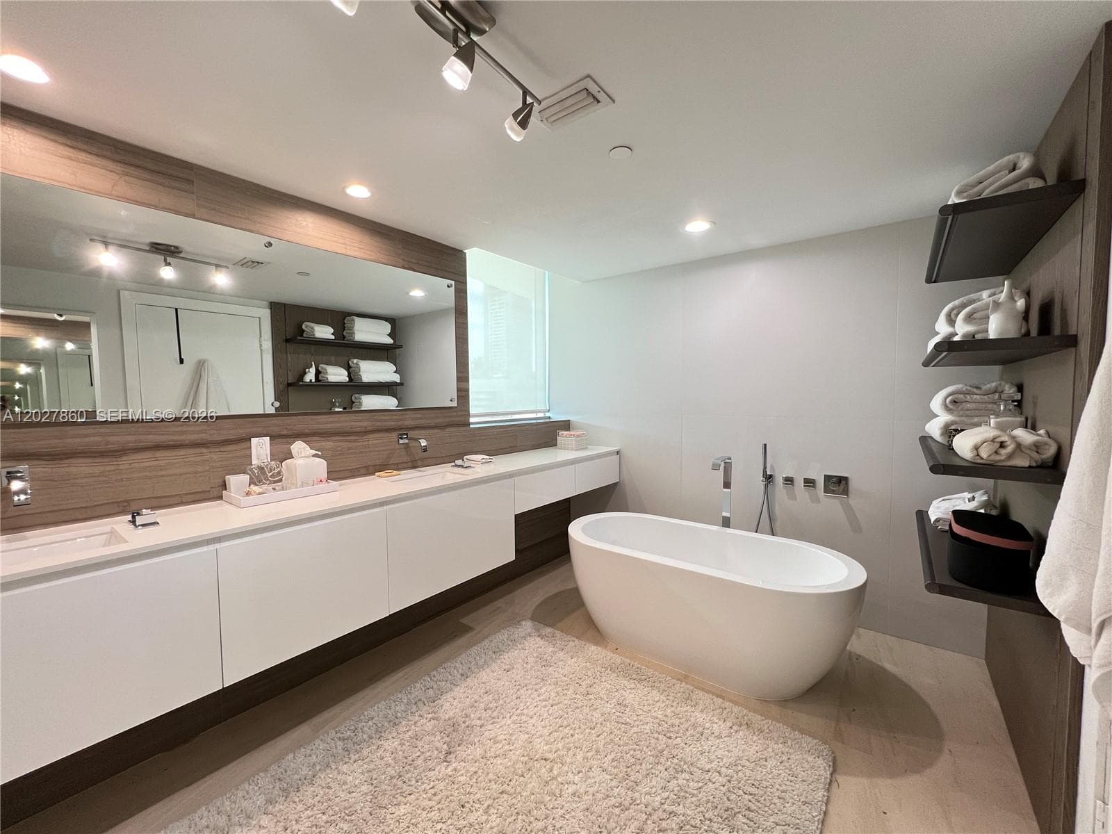 1331 Brickell Bay Dr # 48, Miami FL 33131 — 23