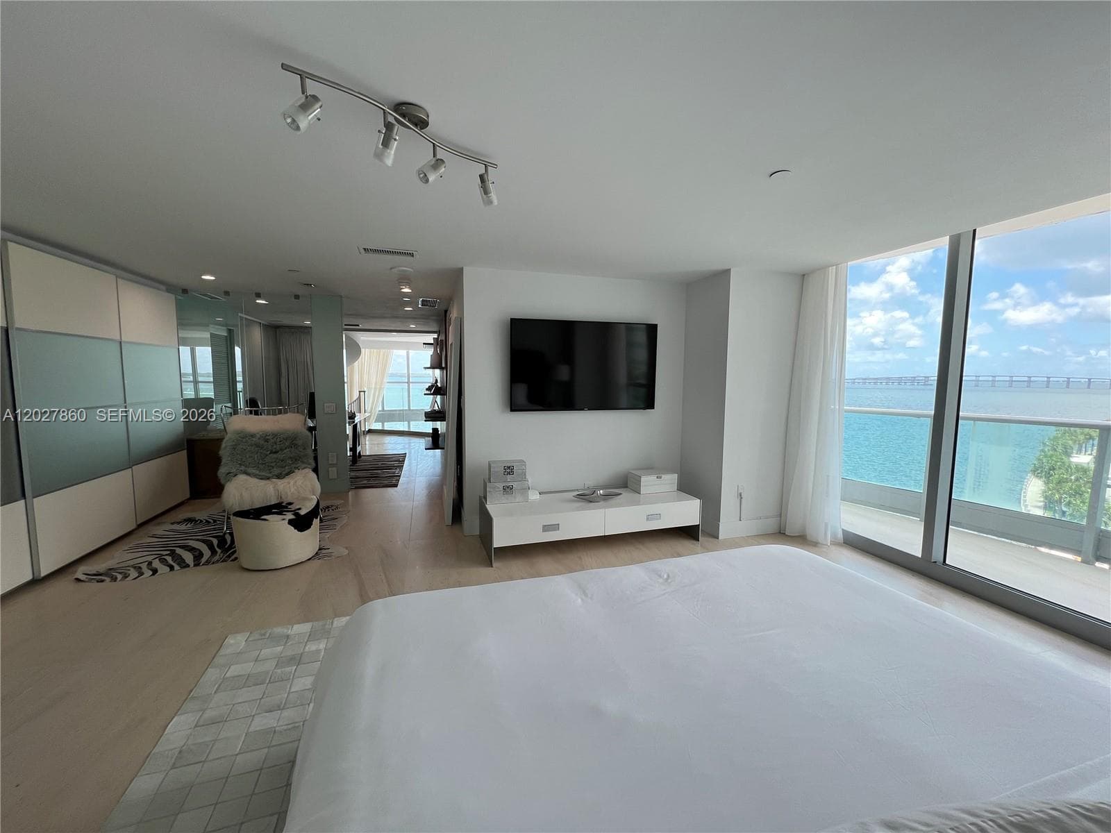 1331 Brickell Bay Dr # 48, Miami FL 33131 — 20