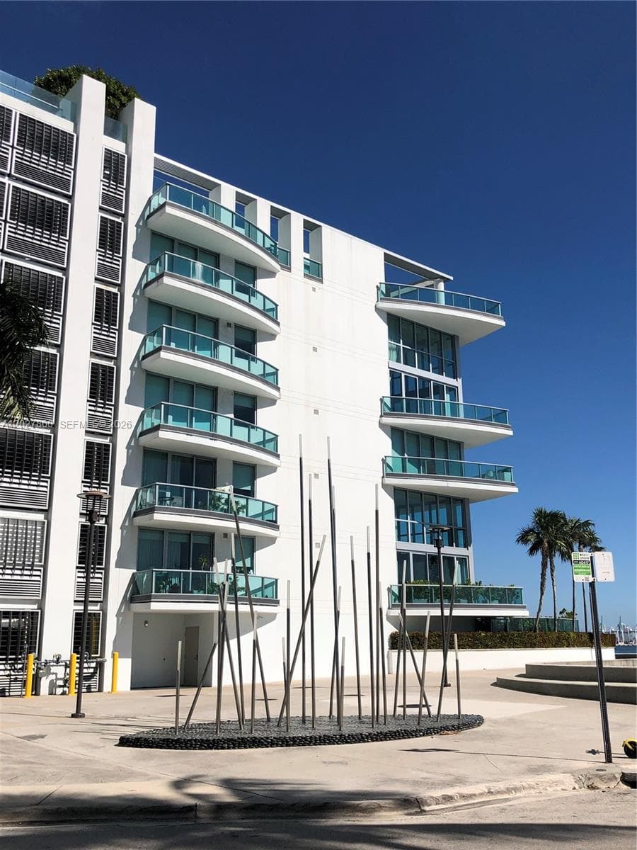 1331 Brickell Bay Dr # 48, Miami FL 33131 — 34