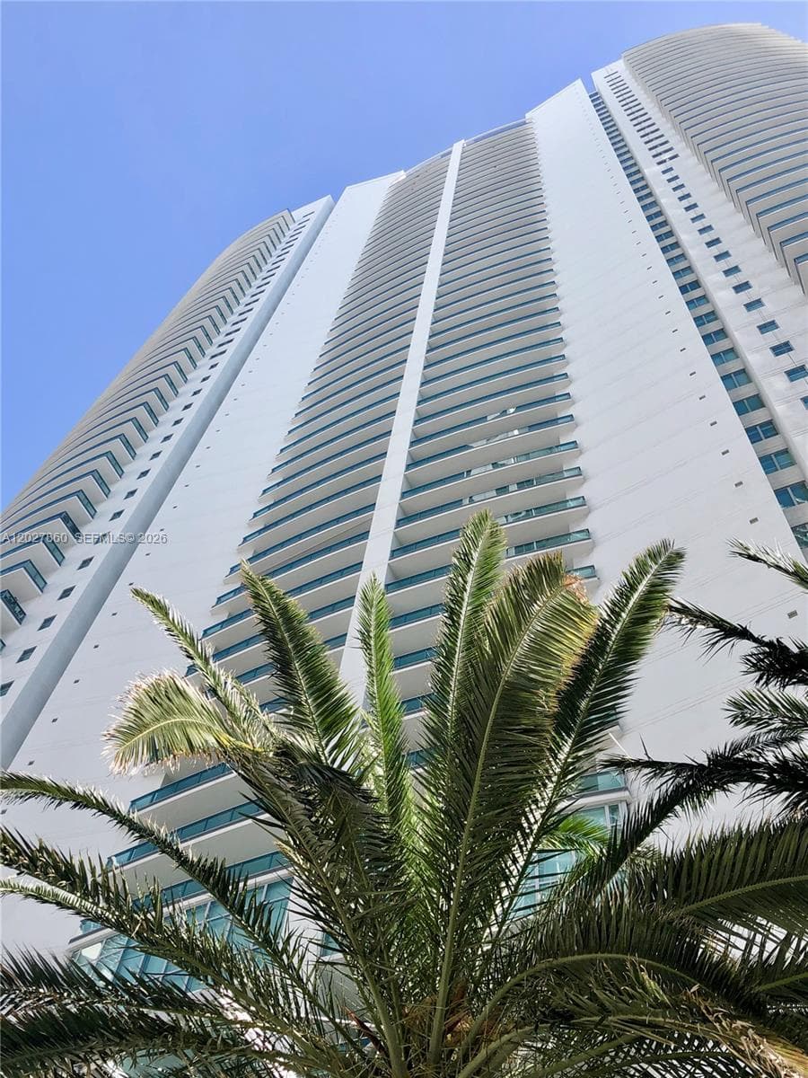 1331 Brickell Bay Dr # 48, Miami FL 33131 — 35