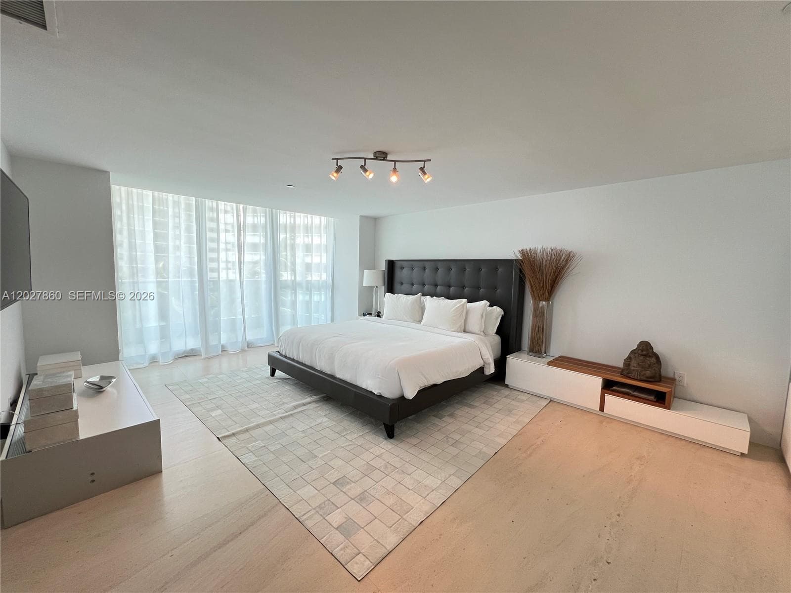1331 Brickell Bay Dr # 48, Miami FL 33131 — 21