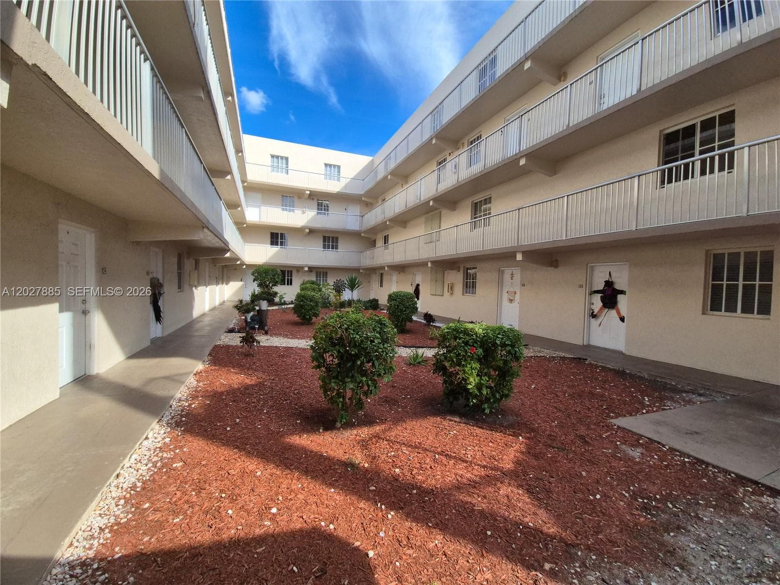 6045 NW 186th St # 308, Hialeah FL 33015 — 12
