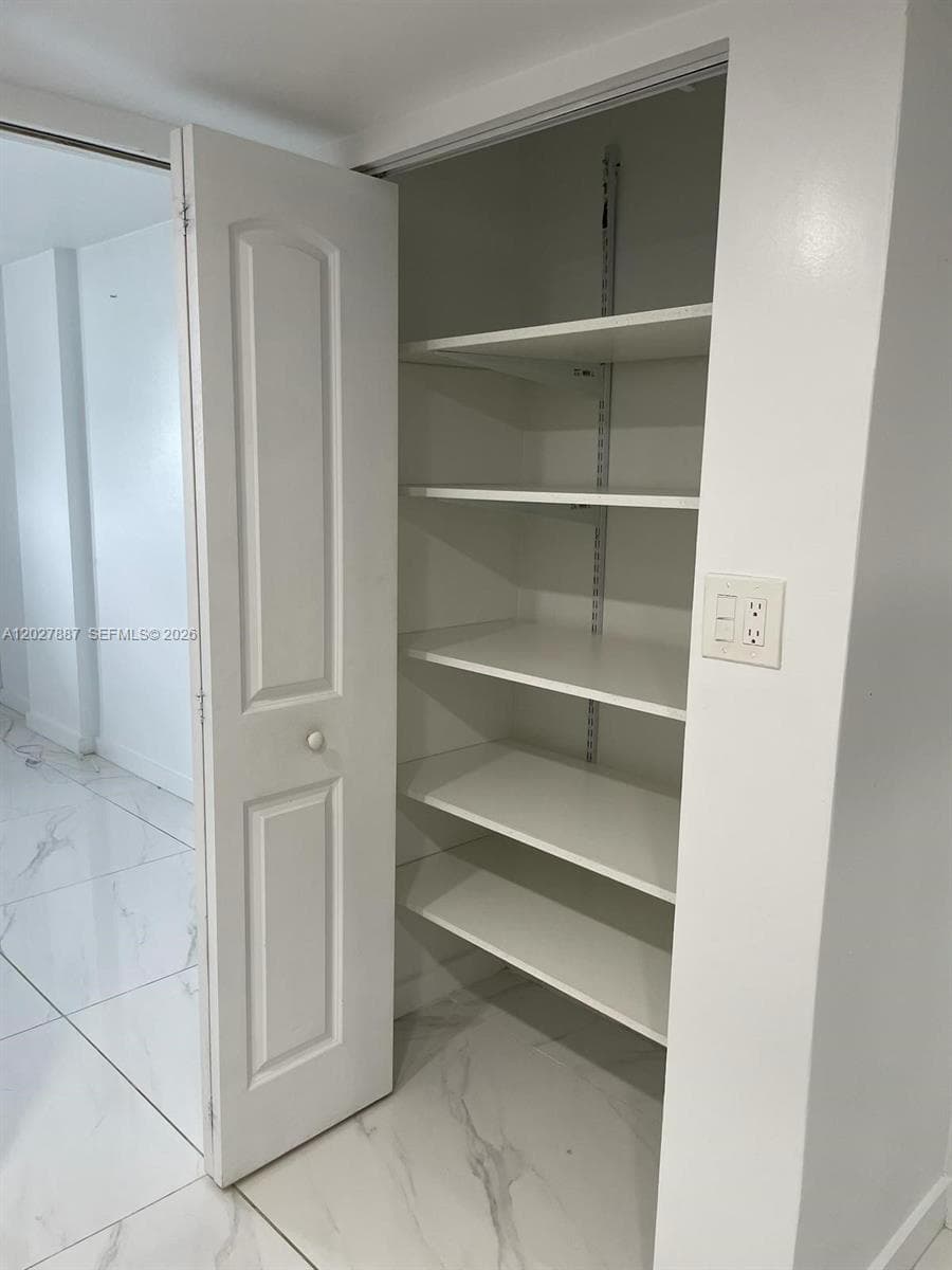 3545 NE 166th St # 1004, North Miami Beach FL 33160 — 18