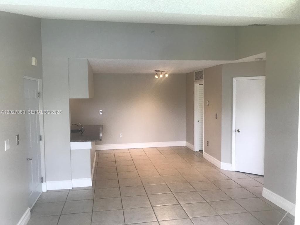 6740 NW 175th Ln # 20, Hialeah FL 33015 — 2
