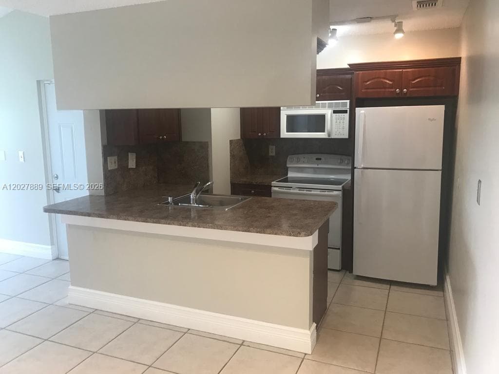 6740 NW 175th Ln # 20, Hialeah FL 33015 — 1