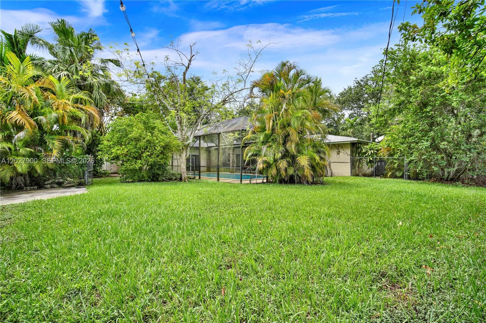 6980 SW 104th St, Pinecrest FL 33156 — 24
