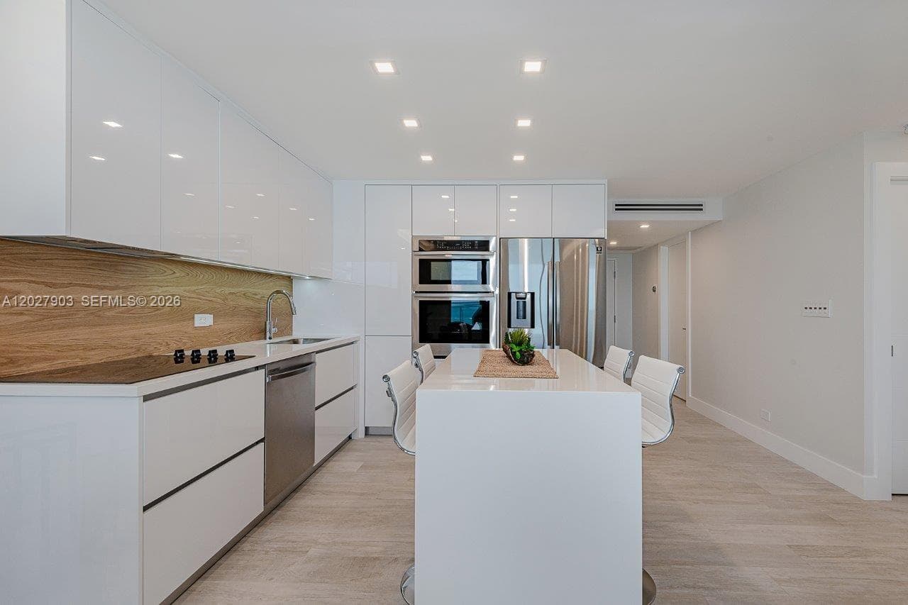 2301 Collins Ave # 739, Miami Beach FL 33139 — 23