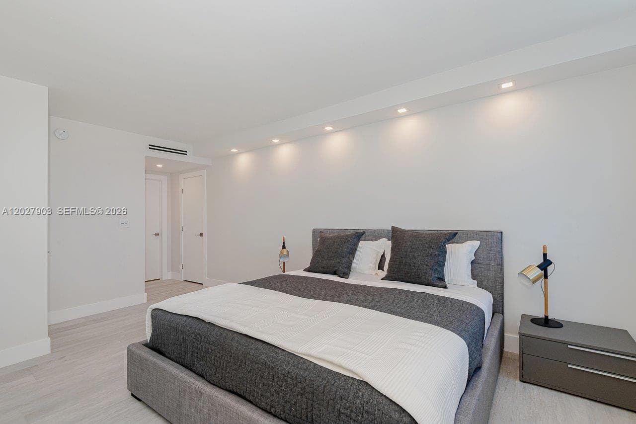2301 Collins Ave # 739, Miami Beach FL 33139 — 27