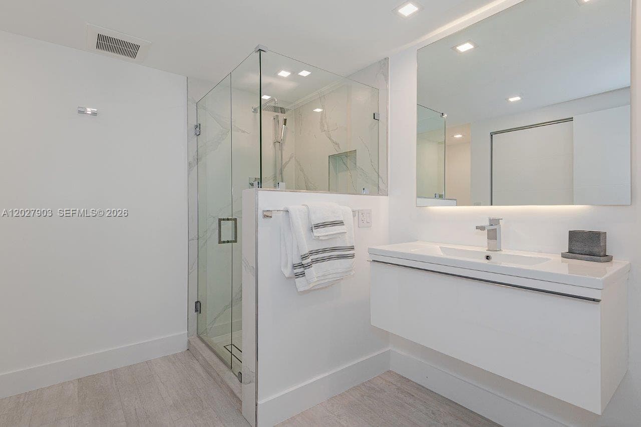 2301 Collins Ave # 739, Miami Beach FL 33139 — 22