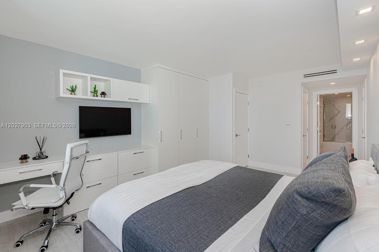 2301 Collins Ave # 739, Miami Beach FL 33139 — 18