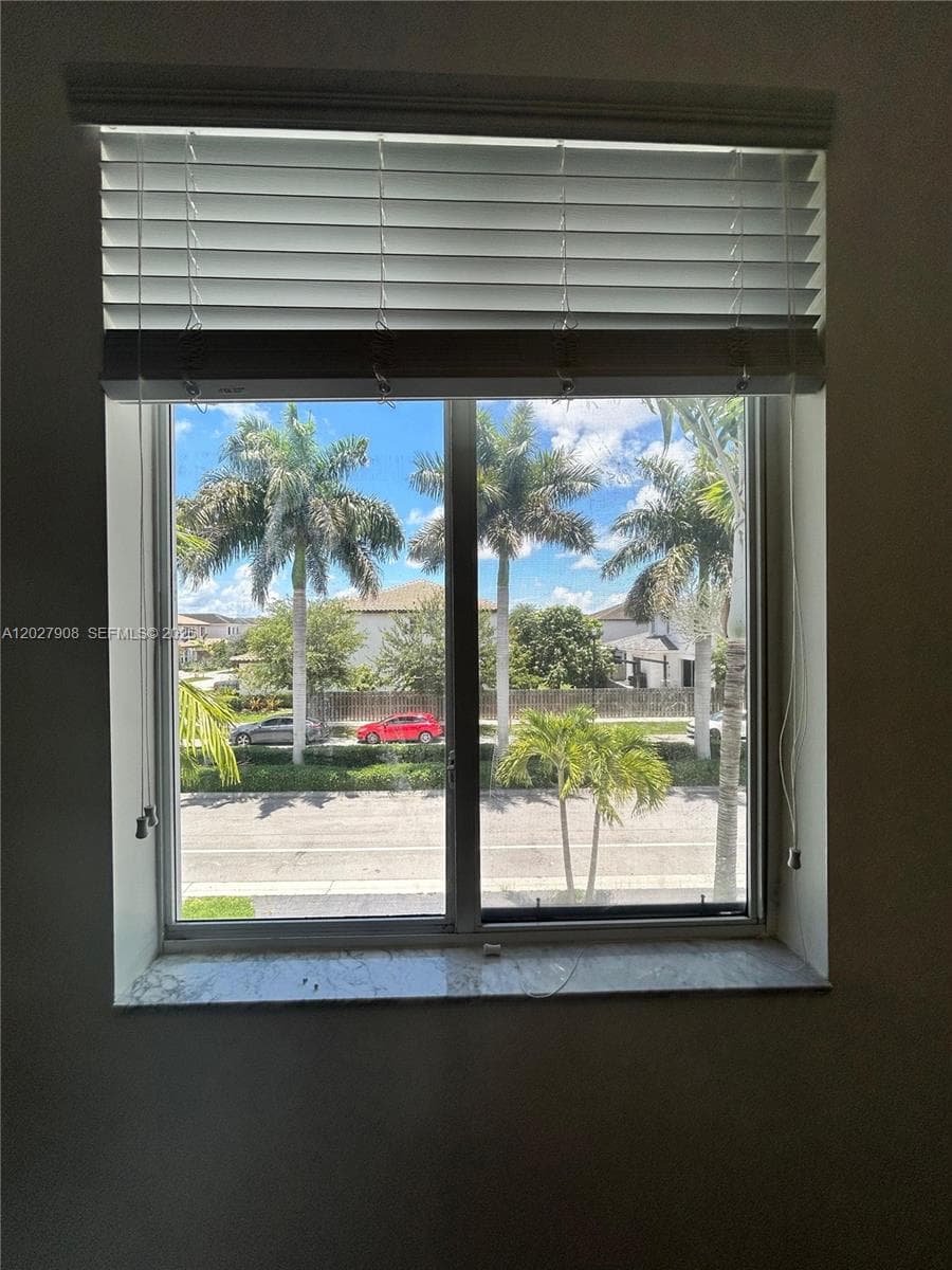 Venetian Parc West, Miami, FL — 32