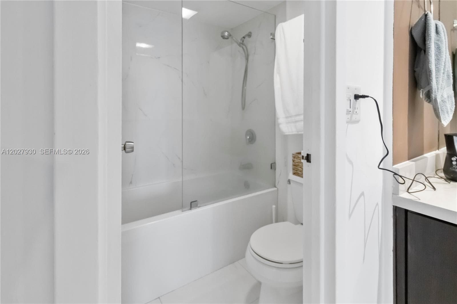 100 Bayview Dr # 2014, Sunny Isles Beach FL 33160 — 26