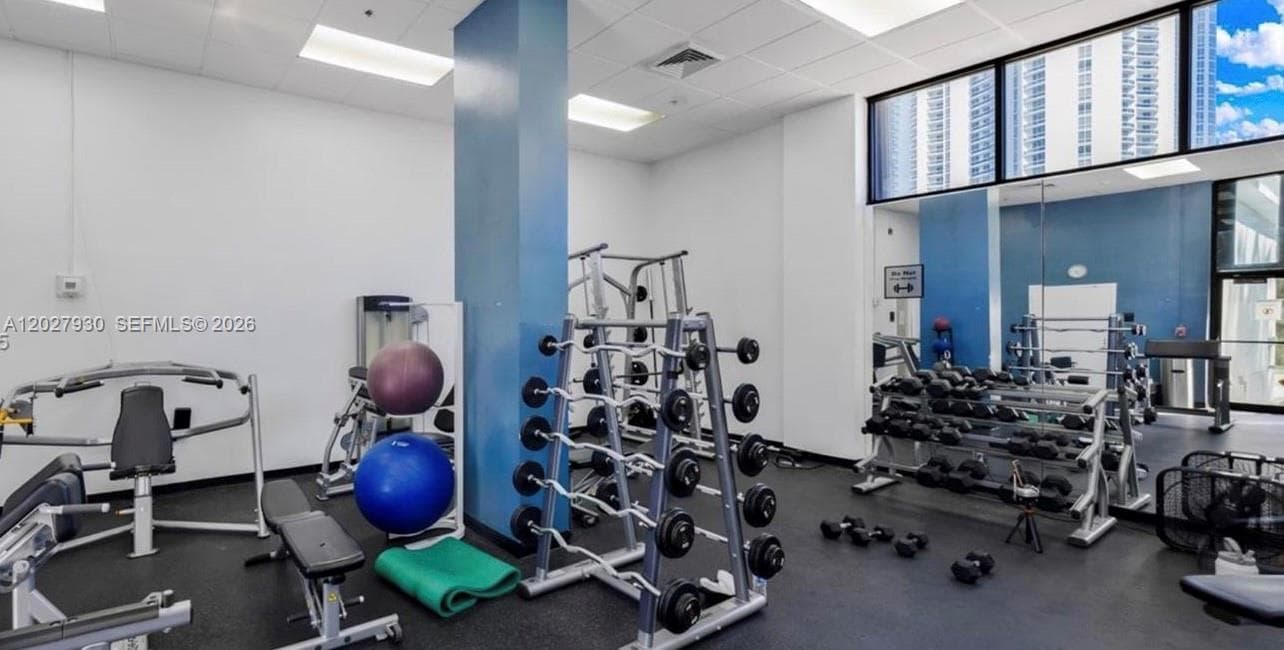 100 Bayview Dr # 2014, Sunny Isles Beach FL 33160 — 41