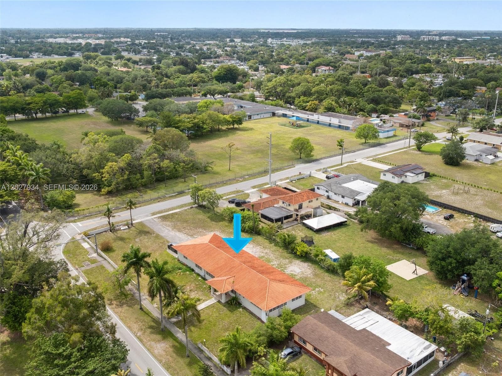 1895 NW 175th St, Miami Gardens FL 33056 — 17