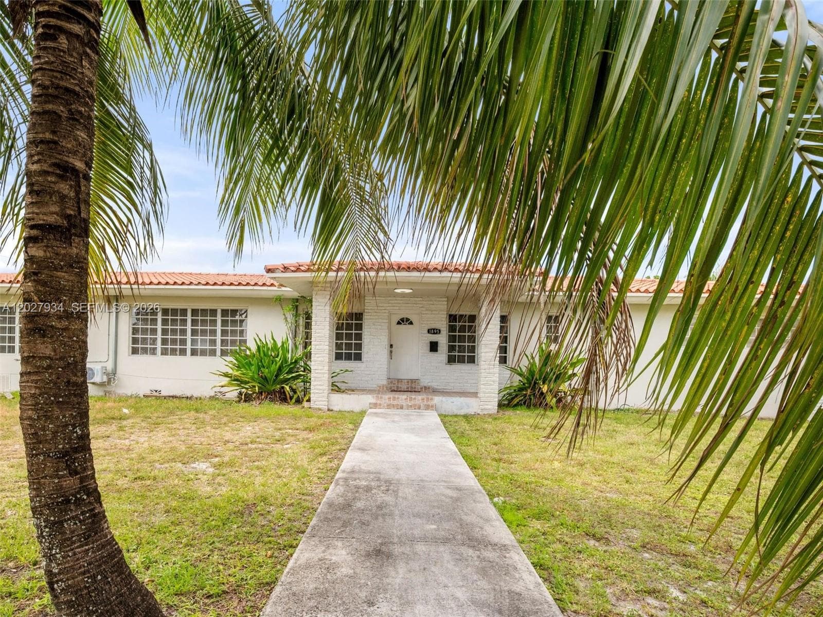1895 NW 175th St, Miami Gardens FL 33056 — 35