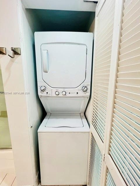 1200 Brickell Bay Dr # 4308, Miami FL 33131 — 17
