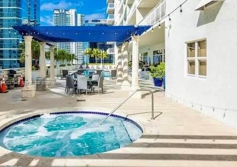 1200 Brickell Bay Dr # 4308, Miami FL 33131 — 33