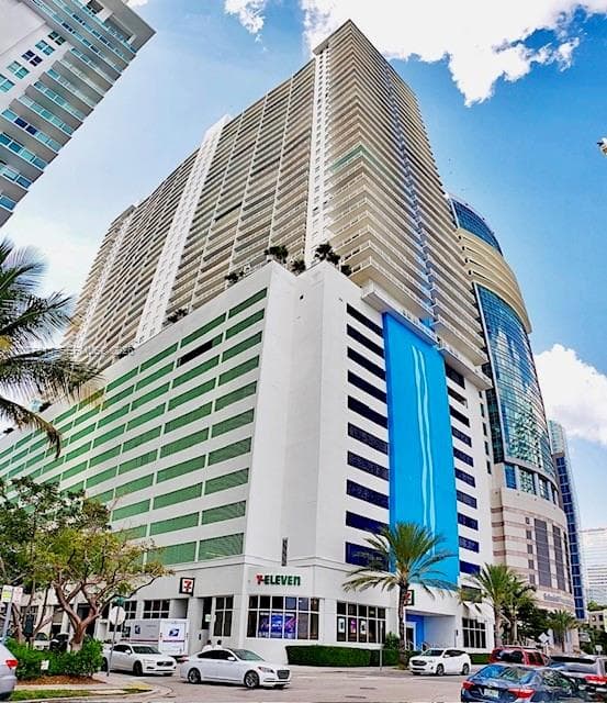 1200 Brickell Bay Dr # 4308, Miami FL 33131 — 37