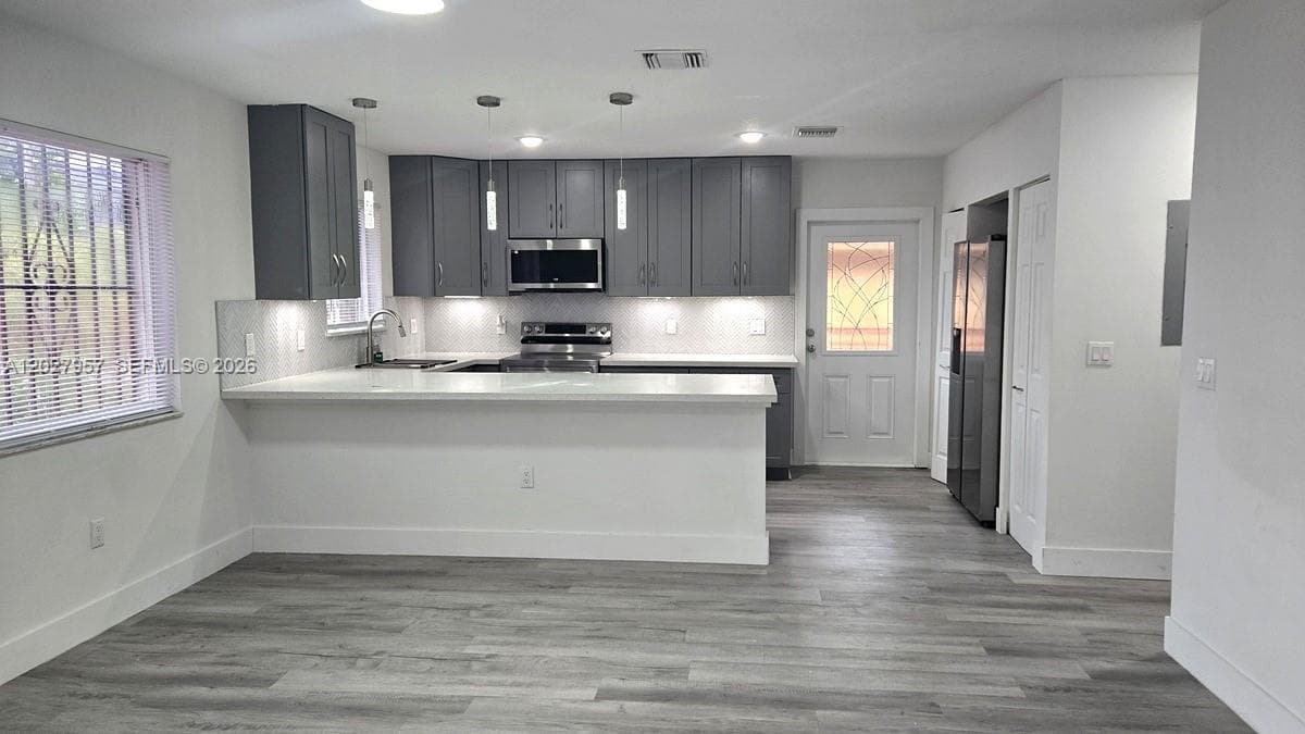 4952 NW 21st Ave # 0, Miami FL 33142 — 5