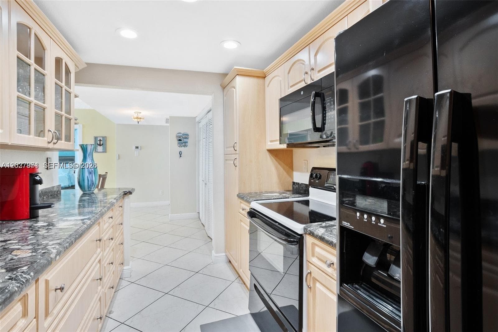 5401 Collins Ave # 807, Miami Beach FL 33140 — 16