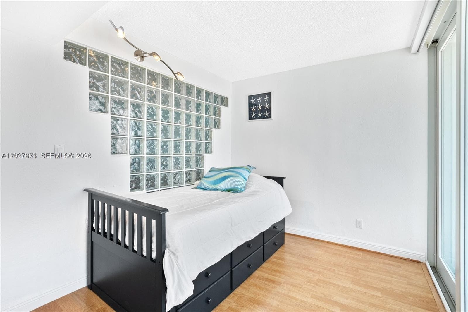 5401 Collins Ave # 807, Miami Beach FL 33140 — 22