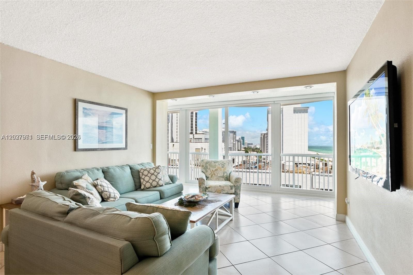 5401 Collins Ave # 807, Miami Beach FL 33140 — 3