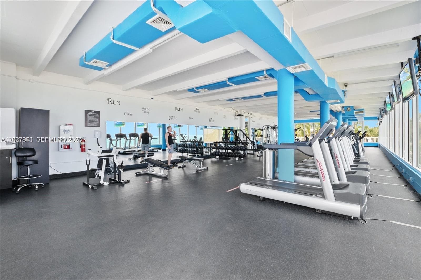 5401 Collins Ave # 807, Miami Beach FL 33140 — 28