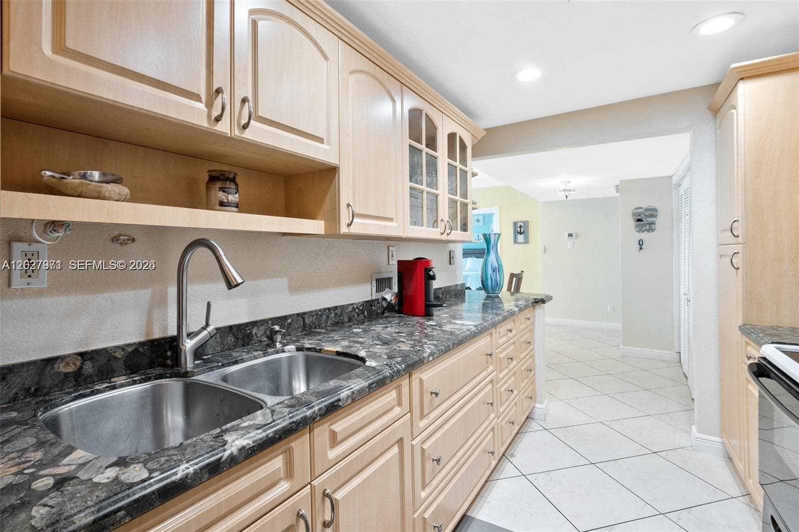 5401 Collins Ave # 807, Miami Beach FL 33140 — 15