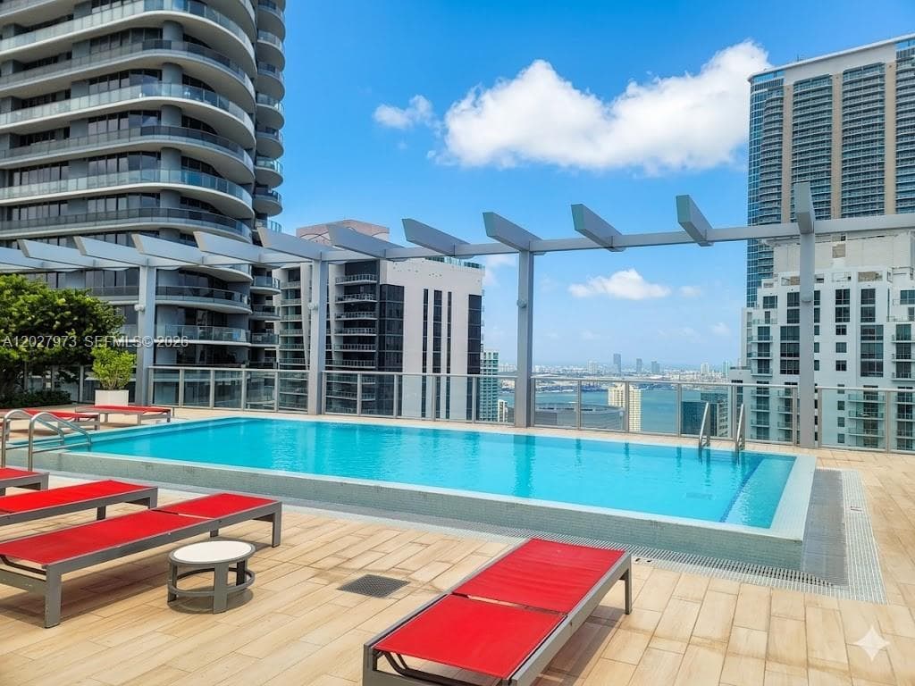 1100 S Miami Ave # 2305, Miami FL 33130 — 11
