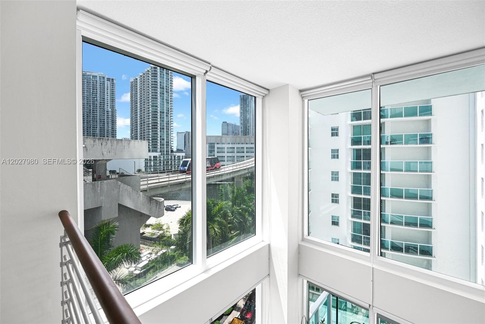 41 SE 5th St # 517, Miami FL 33131 — 12