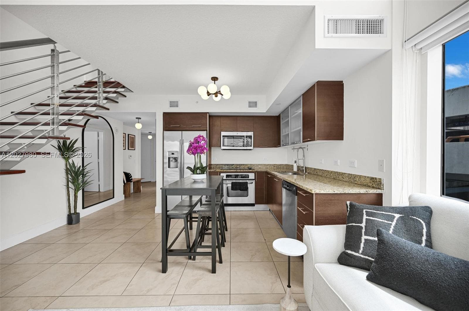 41 SE 5th St # 517, Miami FL 33131 — 9