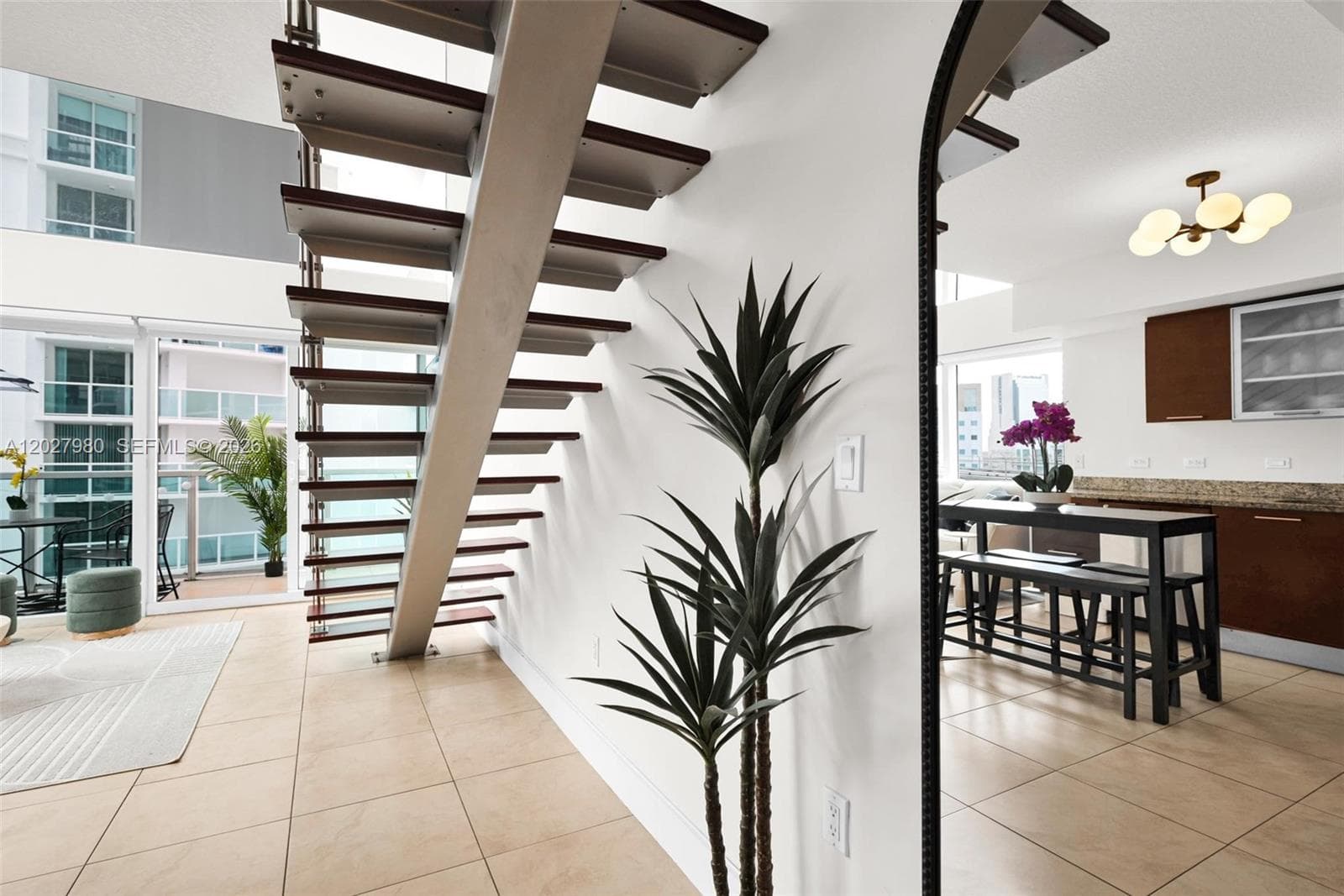 41 SE 5th St # 517, Miami FL 33131 — 24