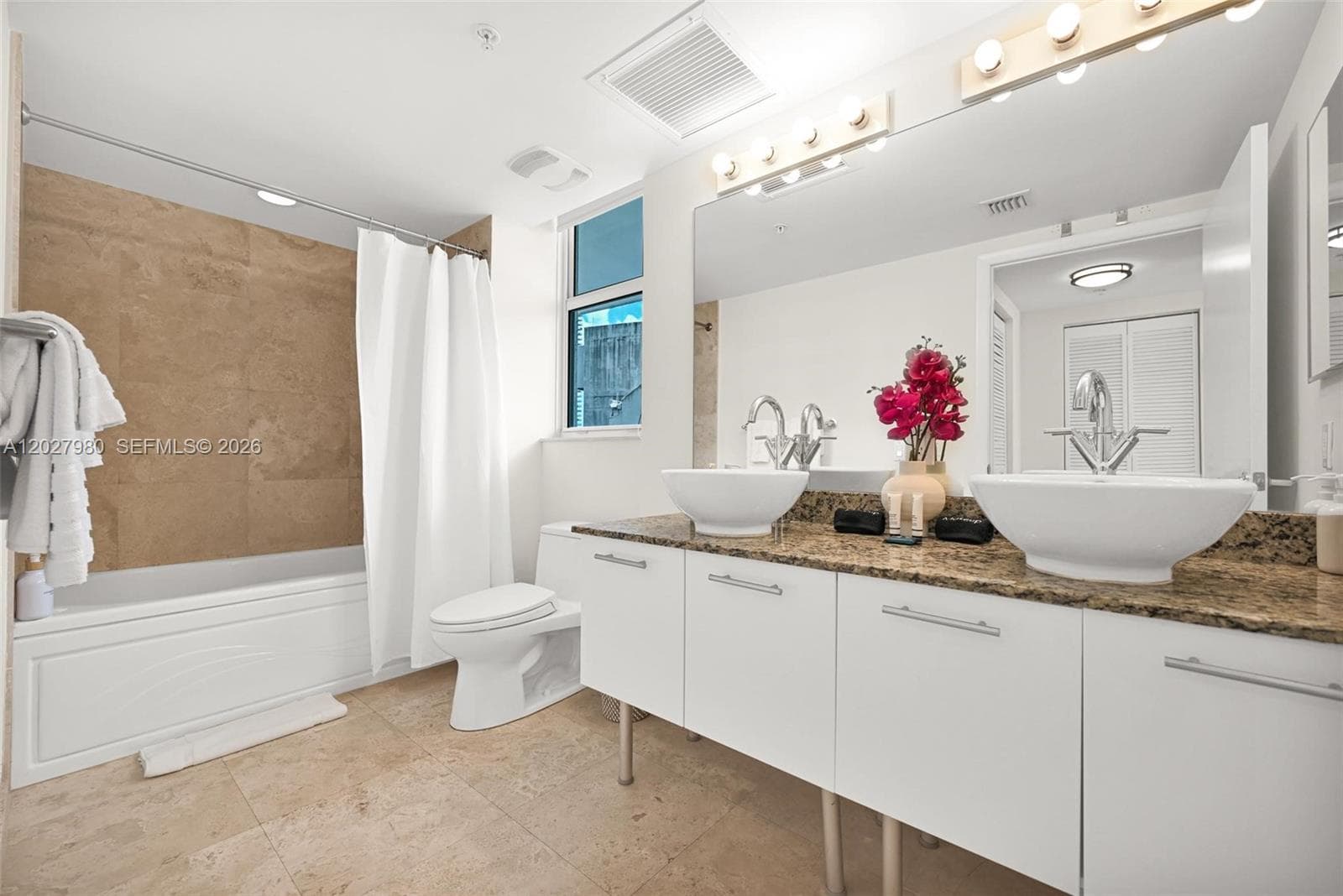 41 SE 5th St # 517, Miami FL 33131 — 18