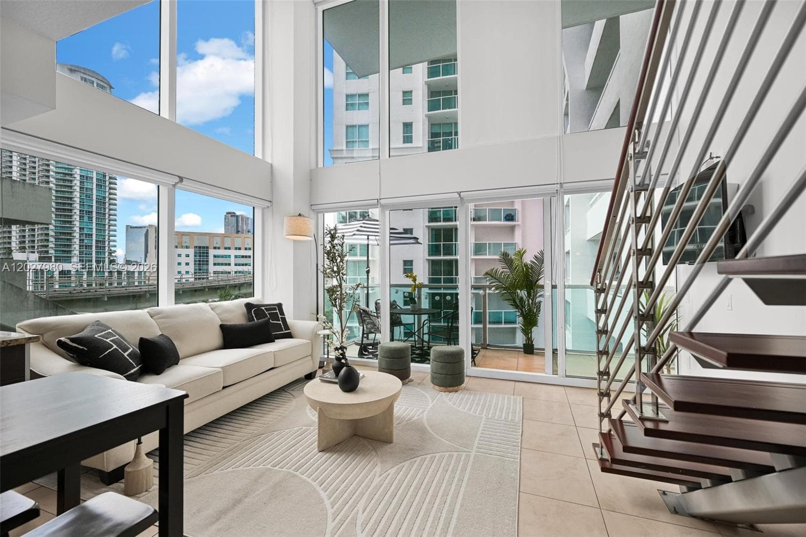 41 SE 5th St # 517, Miami FL 33131 — 11