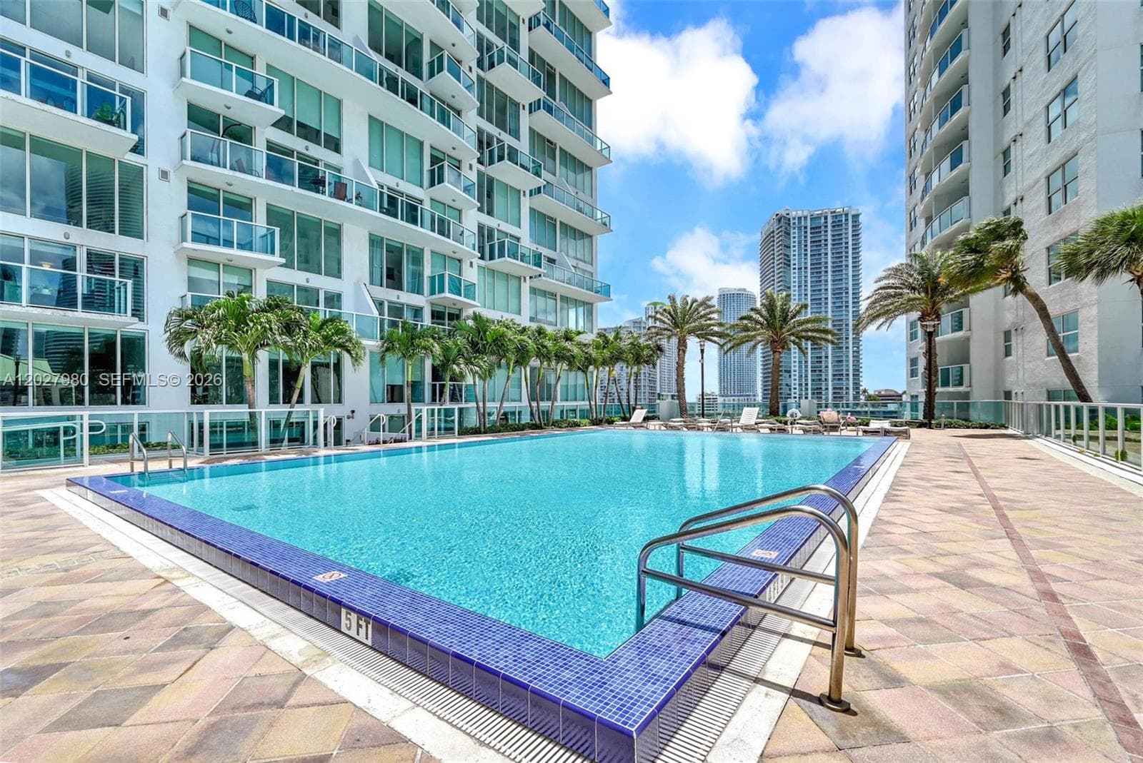 41 SE 5th St # 517, Miami FL 33131 — 40
