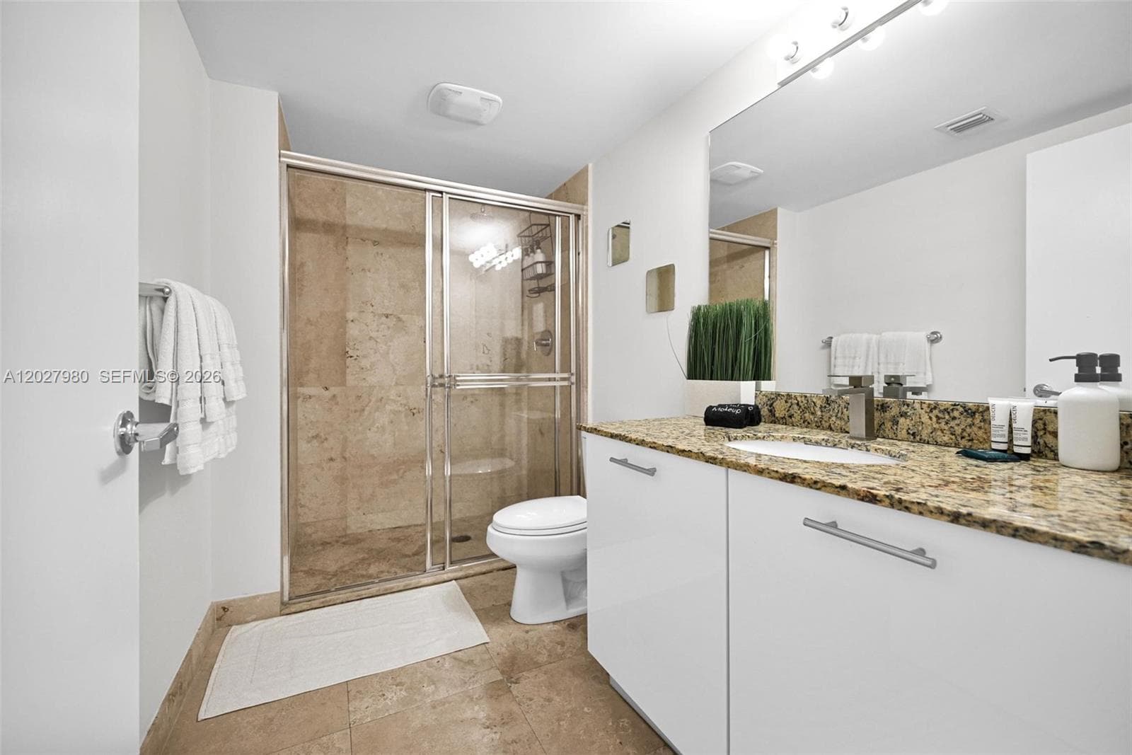 41 SE 5th St # 517, Miami FL 33131 — 29