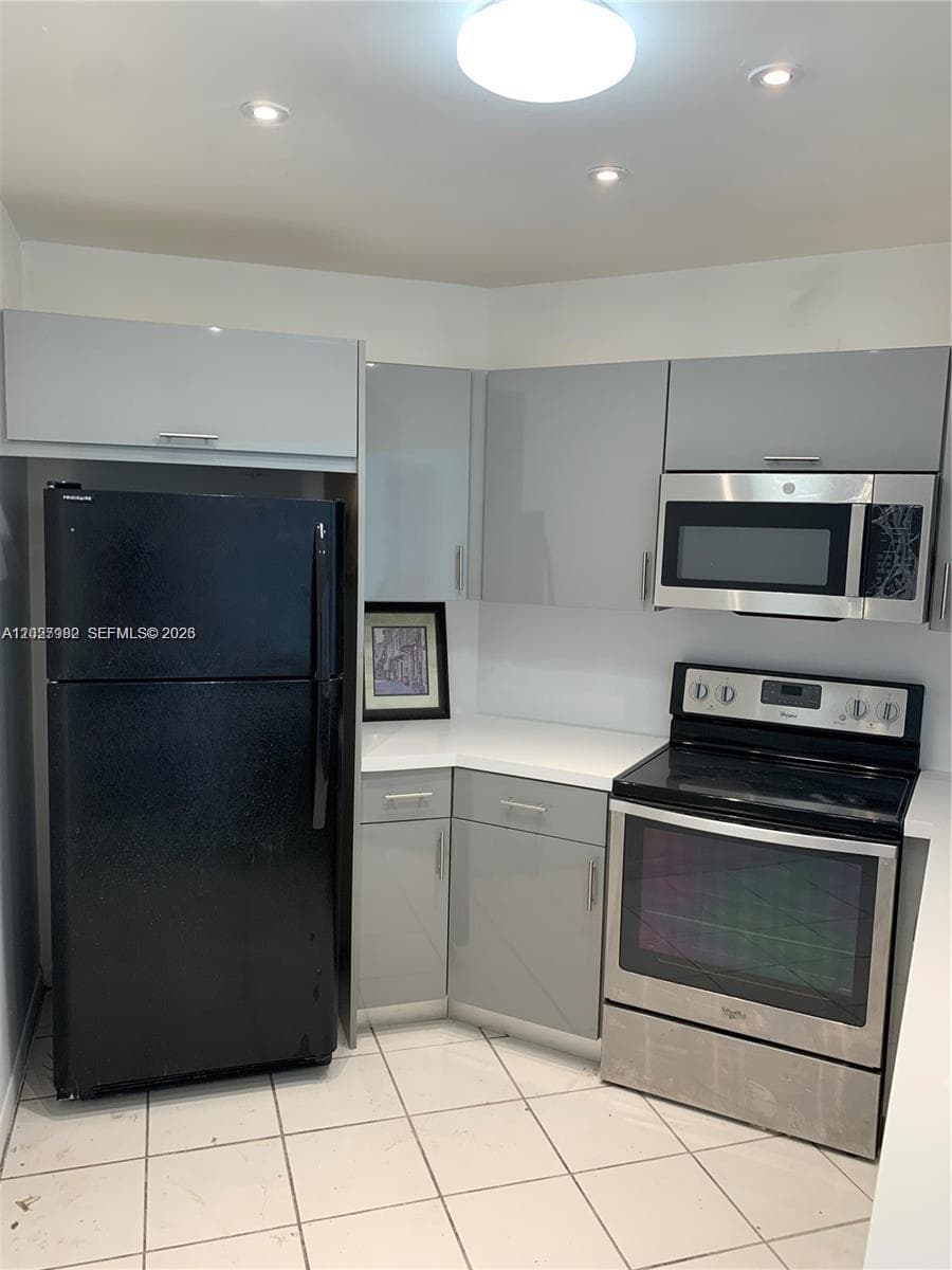9445 Fontainebleau Blvd # 201, Miami FL 33172 — 2