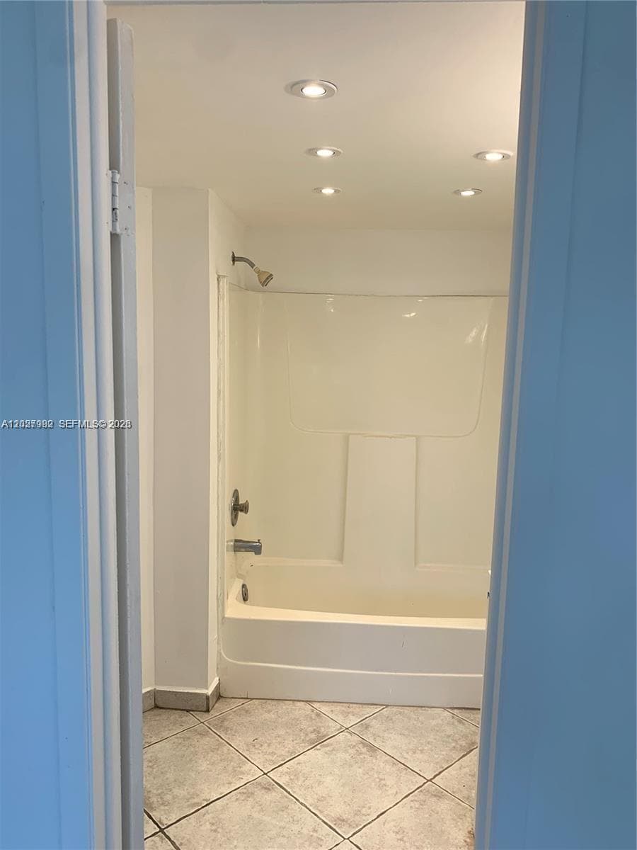 9445 Fontainebleau Blvd # 201, Miami FL 33172 — 4