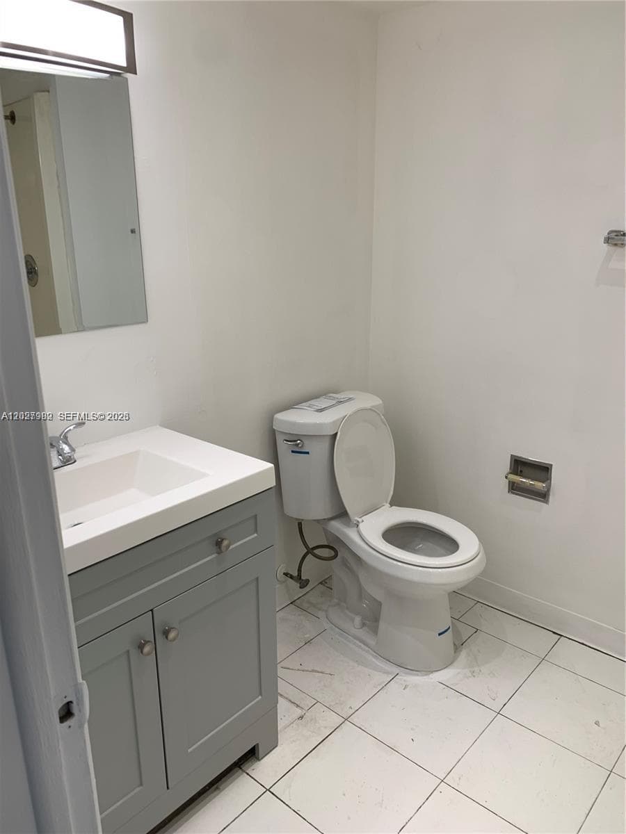 9445 Fontainebleau Blvd # 201, Miami FL 33172 — 8