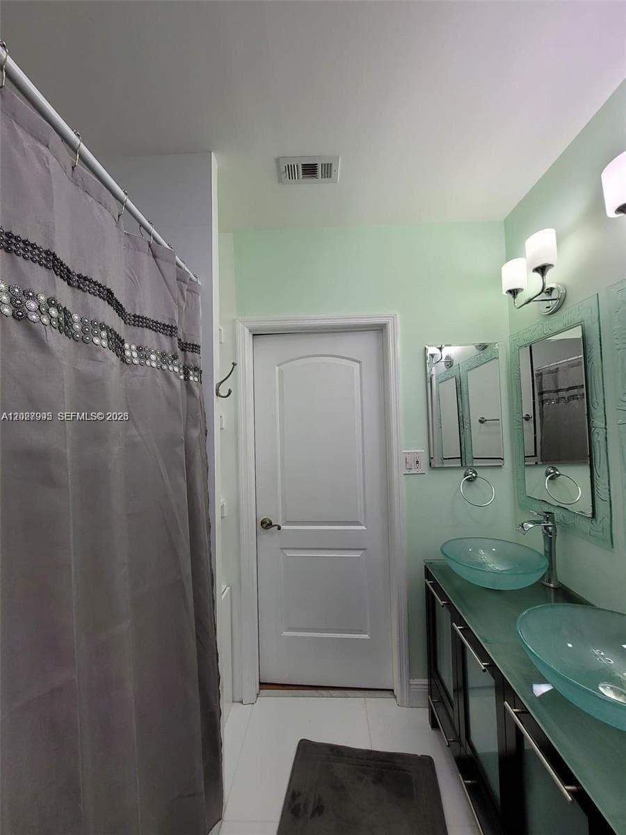 1662 SW 19th Ave # 1662, Miami FL 33145 — 17