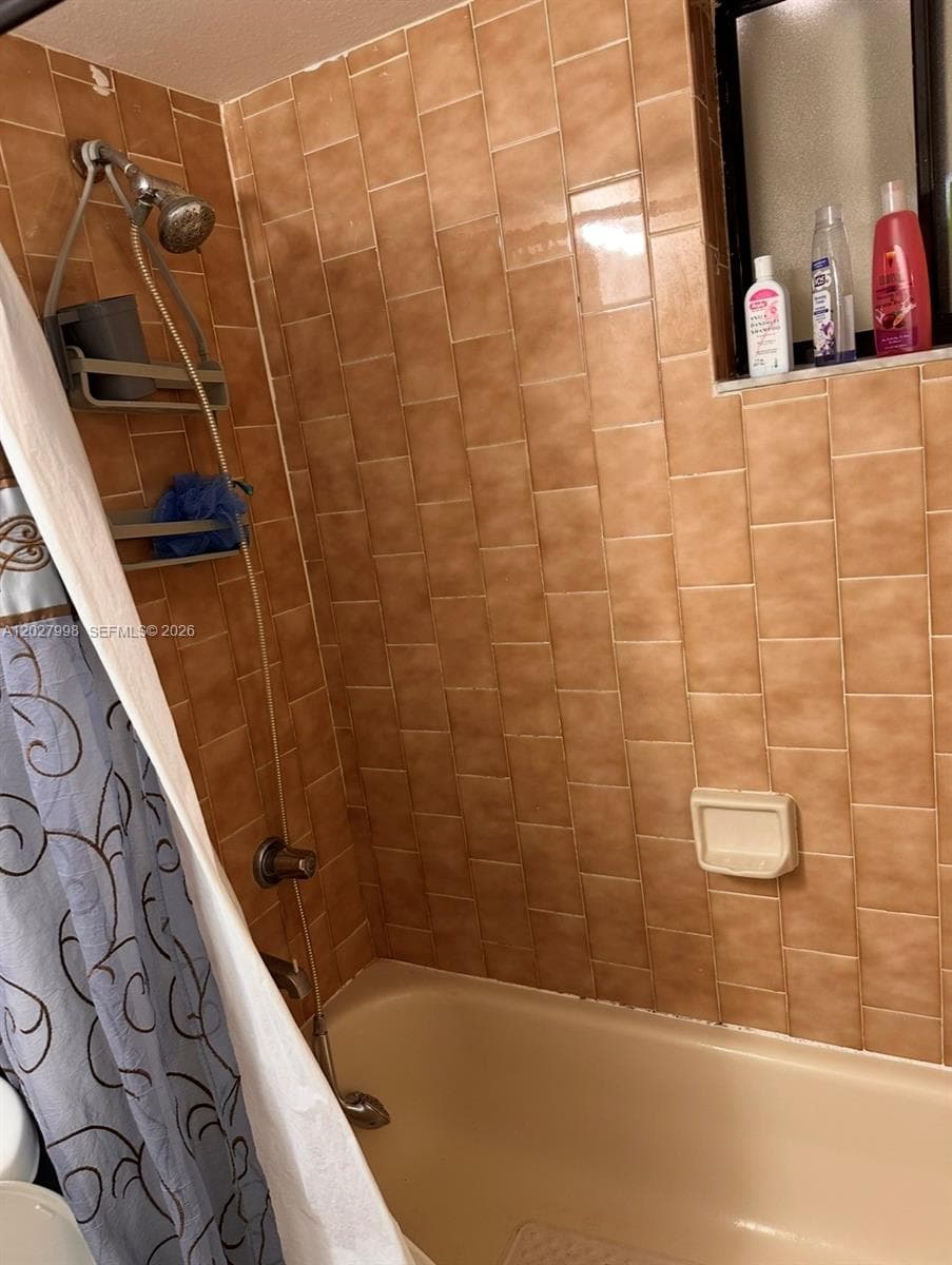 5420 W 21st Ct # 411, Hialeah FL 33016 — 23