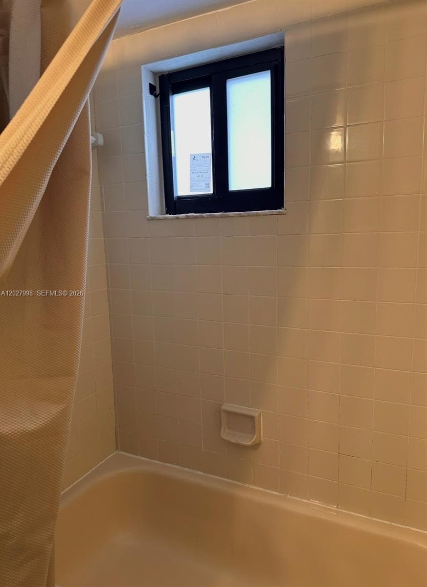 5420 W 21st Ct # 411, Hialeah FL 33016 — 41