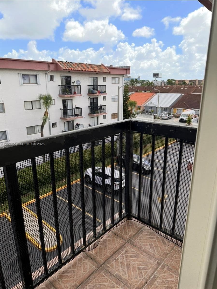 5420 W 21st Ct # 411, Hialeah FL 33016 — 11
