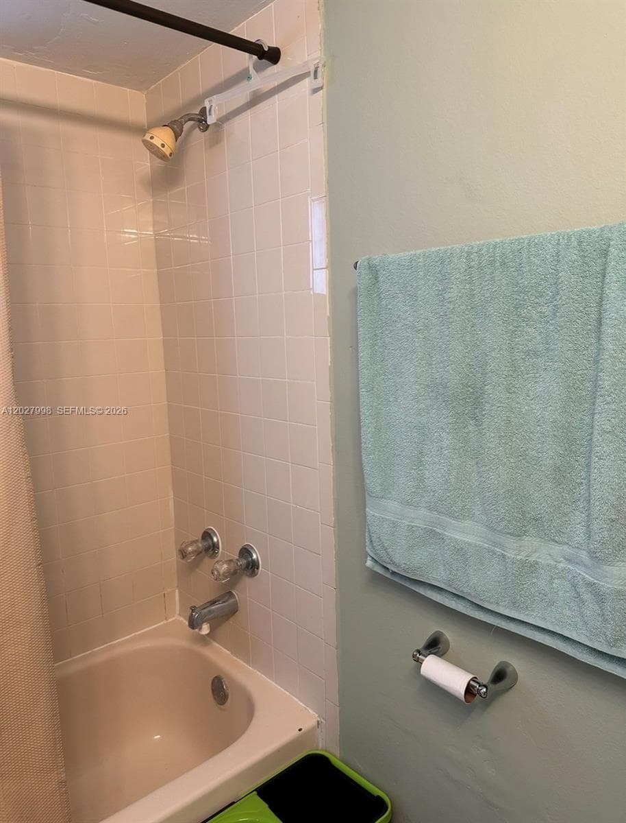 5420 W 21st Ct # 411, Hialeah FL 33016 — 40